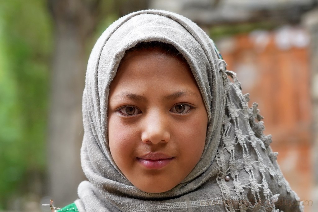 muslim-girl-portrait-ladakh