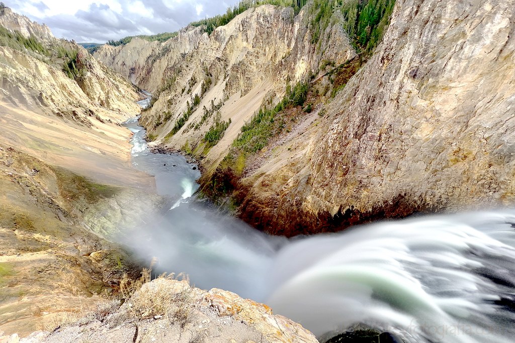 yellowstone-upper-falls