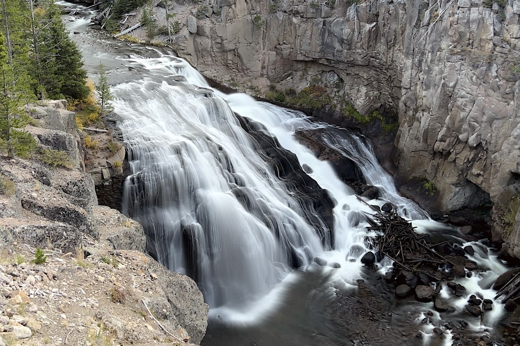 cascada-yellowstone