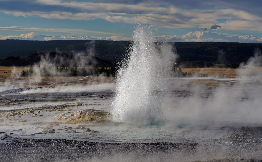 geyser-yellowstone