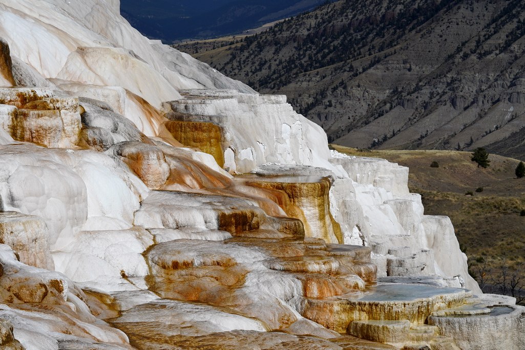 mammoth-hot-springs-yellowstone-6