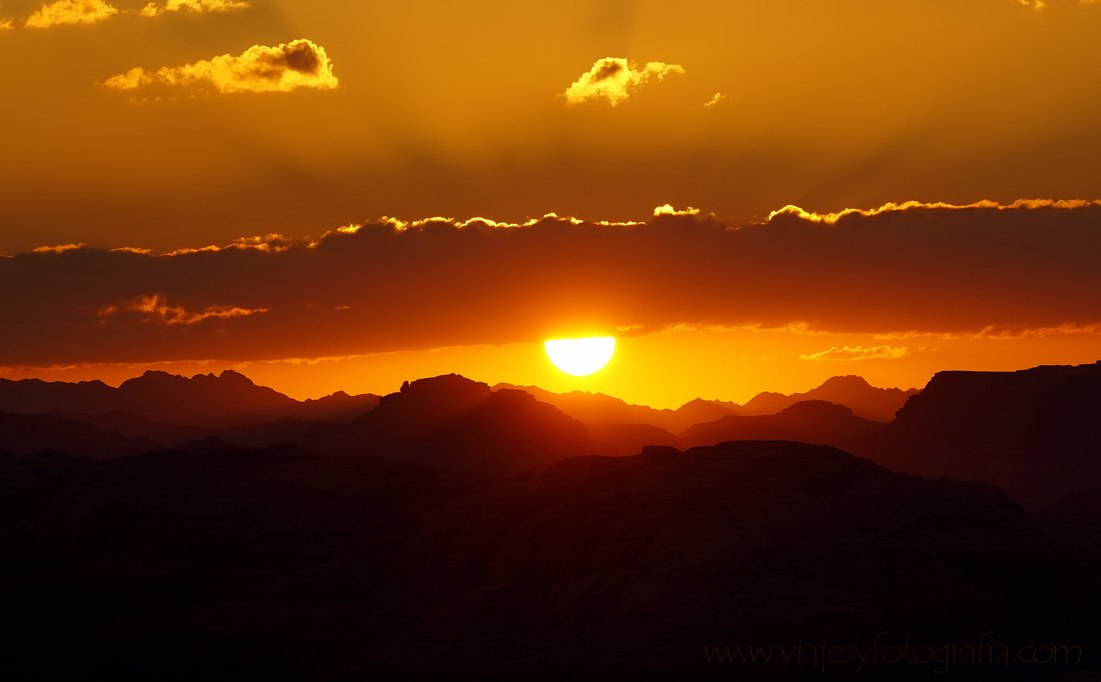 sunset-wadi-rum-desert-jordan