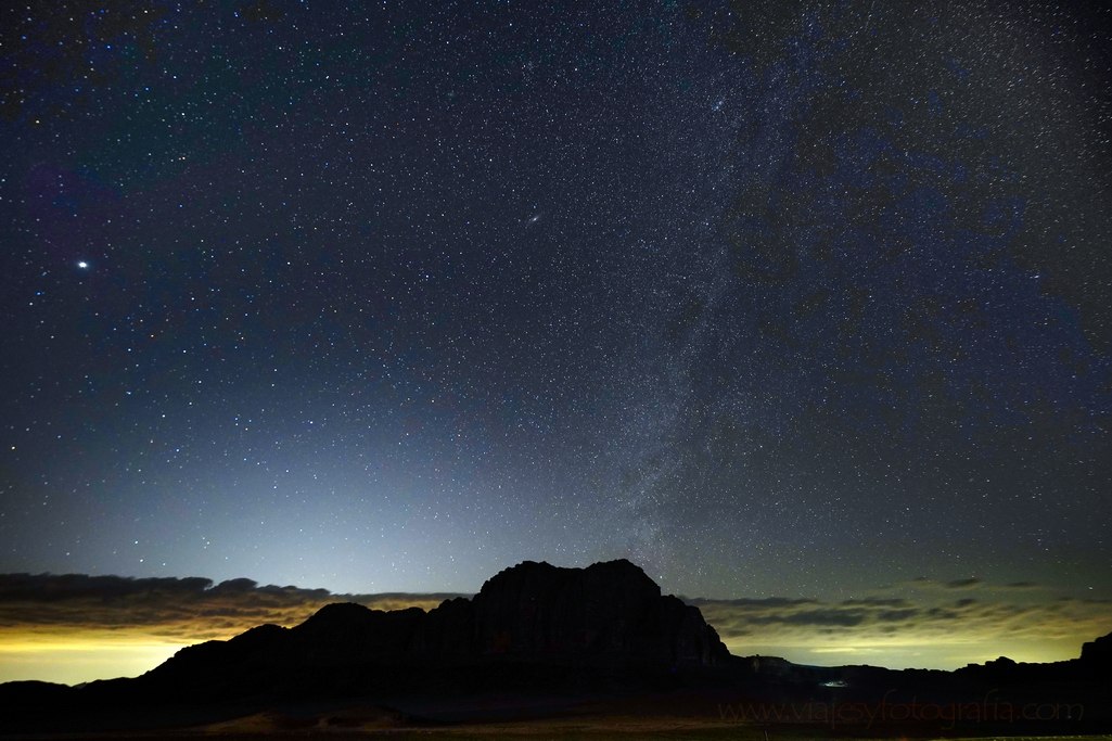 stars-wadi-rum-desert-jordan