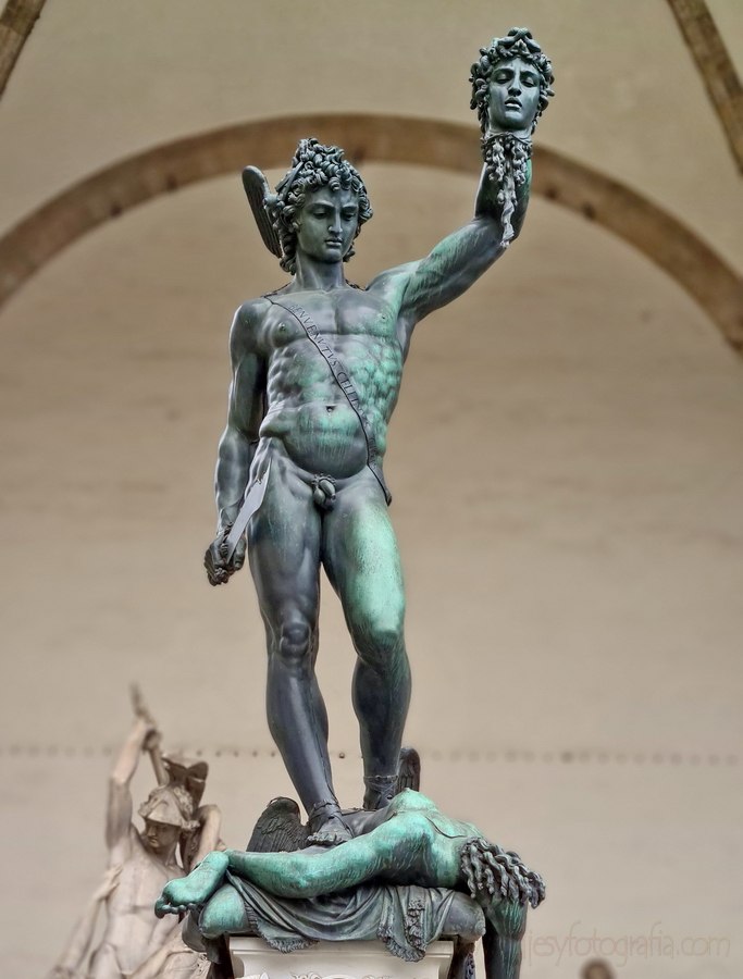 perseo-cellini-florencia