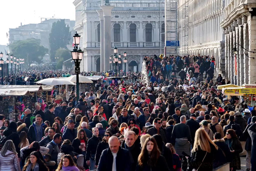 carnaval-venecia-turismo-masivo