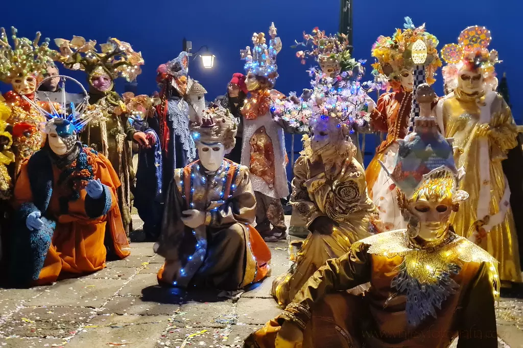 carnaval-venecia-atardecer