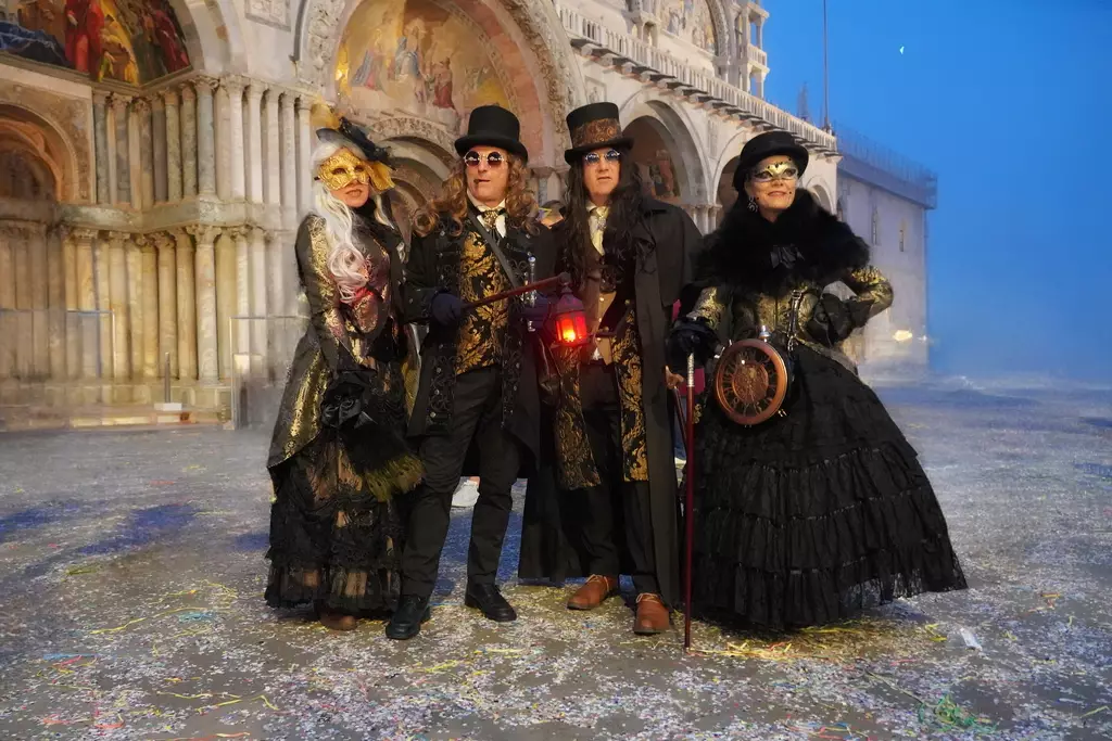 Máscaras, elegancia y destrampe, así es el Carnaval de Venecia