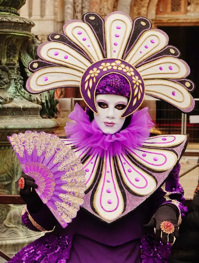 Máscaras, elegancia y destrampe, así es el Carnaval de Venecia