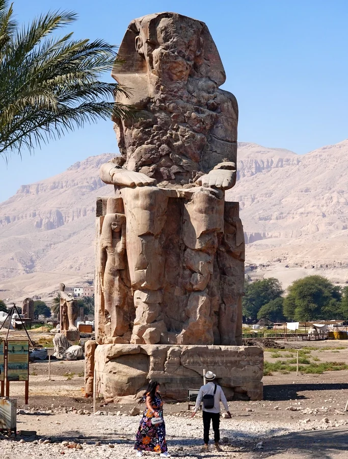egipto-colosos-mennon