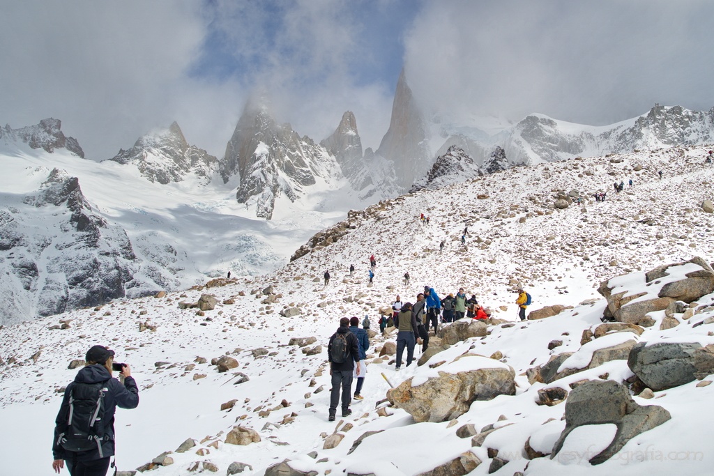ascenso-laguna-de-los-tres-con-nieve