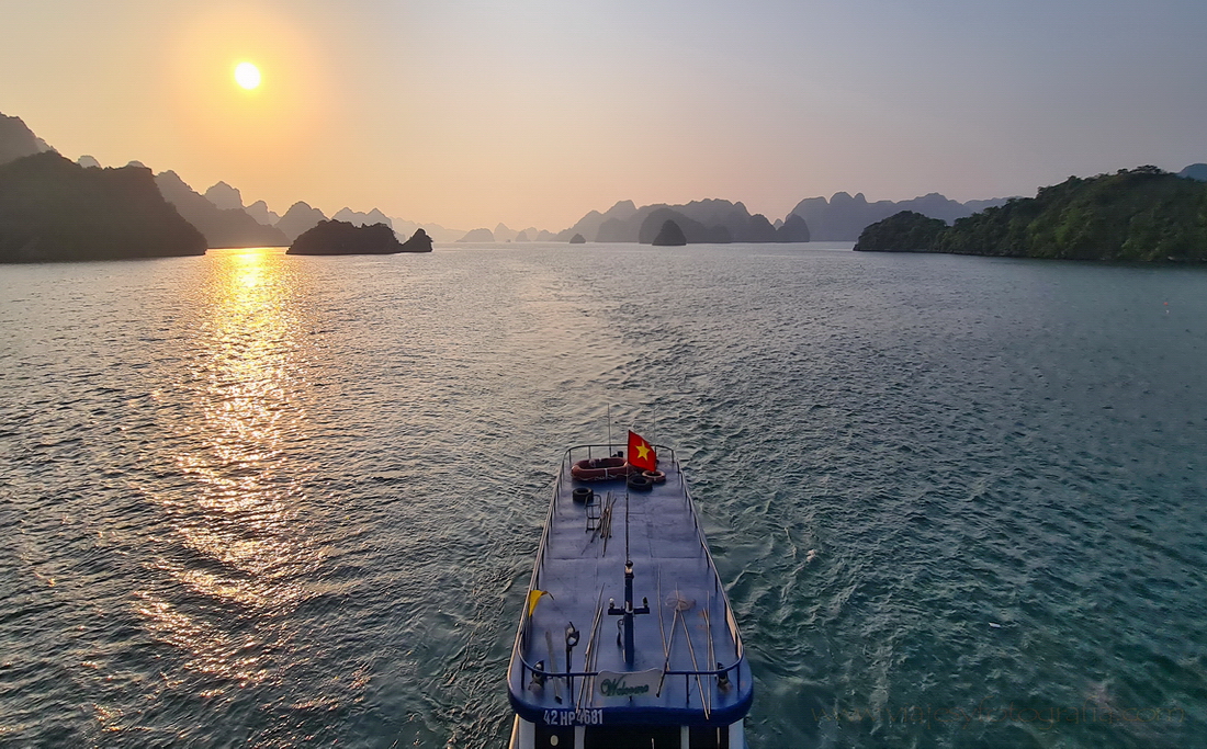 bahia-de-halong-sunset