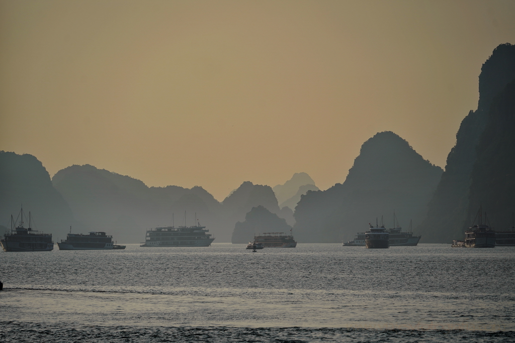 bahia-de-halong-masificacion