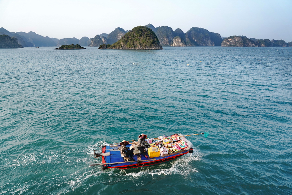 bahia-de-halong-vendedores-locales