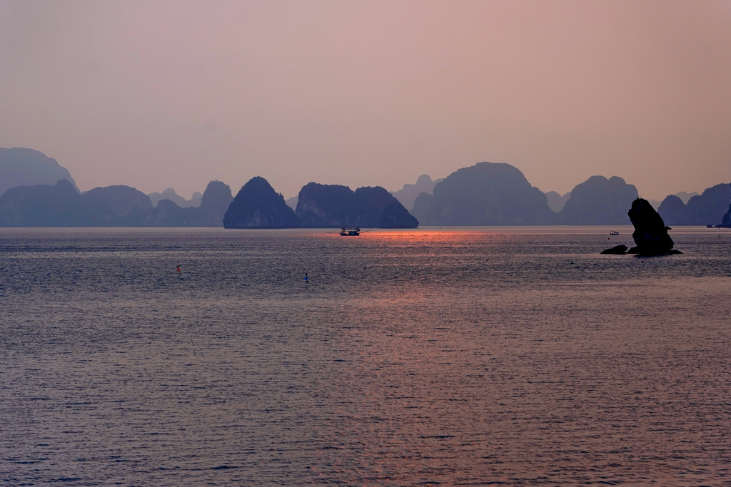 bahia-de-halong-amanecer
