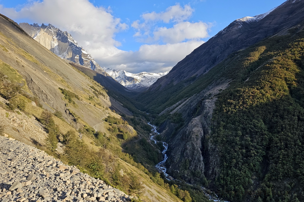 torres-del-paine-rio-ascencio