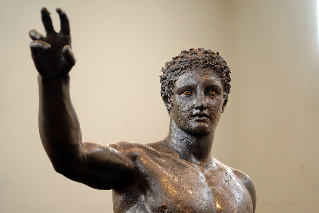 atenas-museo-nacional-arqueologia-estatua