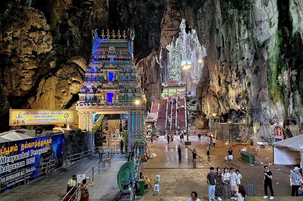 batu-caves-interior-kuala-lumpur