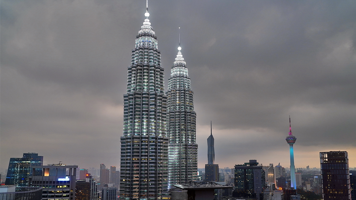 torres-petronas-anochecer