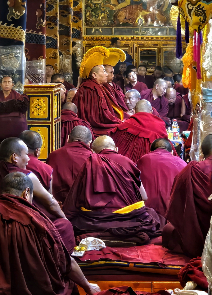 monjes monasterio de Drepung Lhasa
