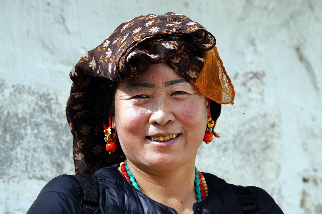 mujer tibetana retrato