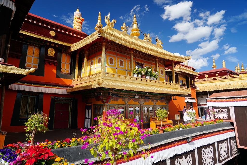 patio del templo de Jokhang Lhasa