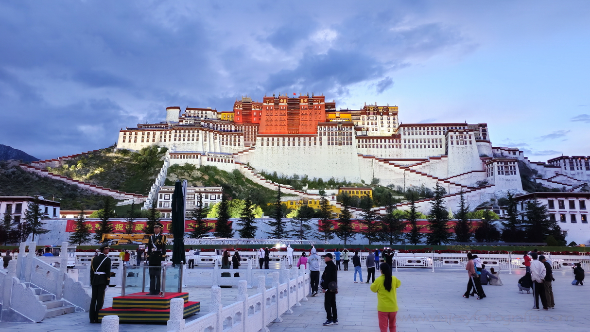 Lhasa Palacio de Potala al atardecer