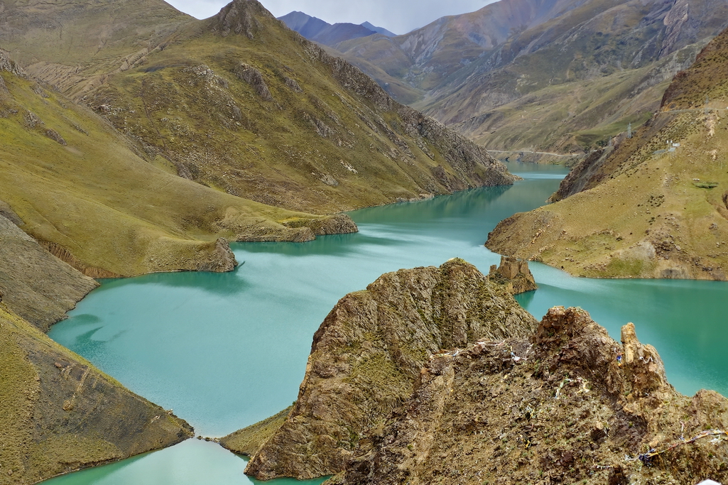 lago en el Tibet
