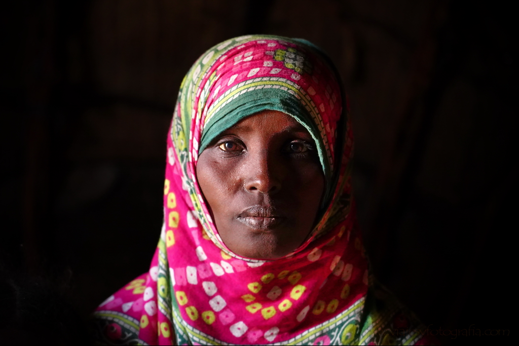 retrato a mujer afar