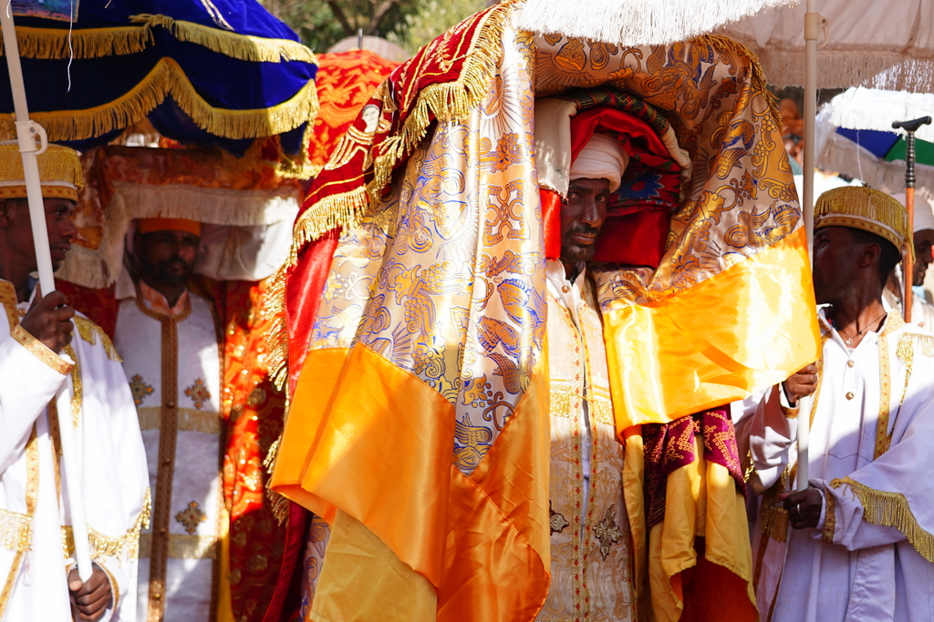 Procesionando el Tabot por las calles de Lalibela