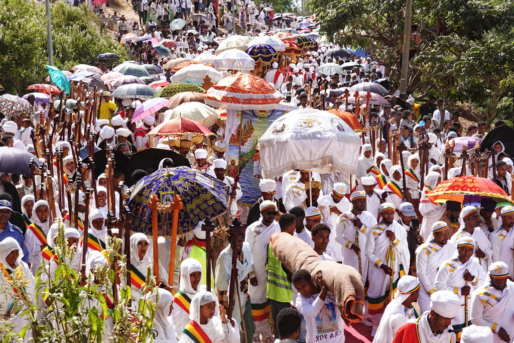 Multitud en Lalibela